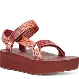 Teva Sunscape Platform Sandals in coral/orange, Size 11